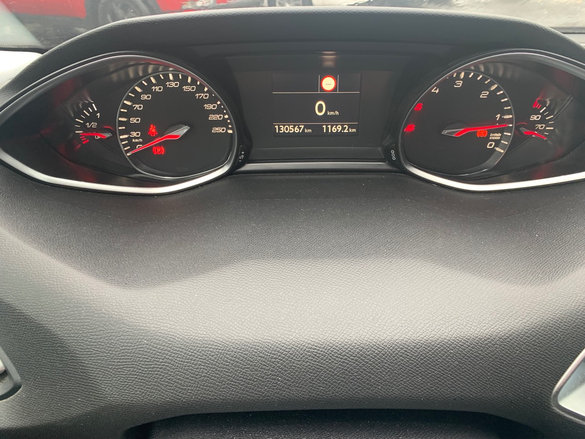 Peugeot 308 SW 130 ch | Allure | Régulateur vitesse | Mirror Screen | Attelage | Radars stationnement