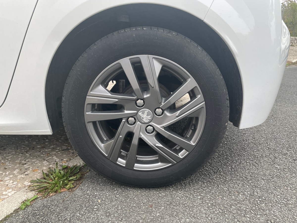 Peugeot 208 1.2 Puretech 75-  Finition Active Business - Historique Complet