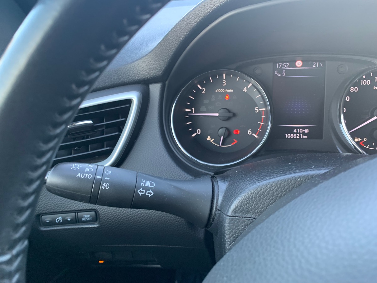 Nissan Qashqai 130 ch | Black edition | Caméra vue panoramique 360° | Toit panoramique | Jantes Alu