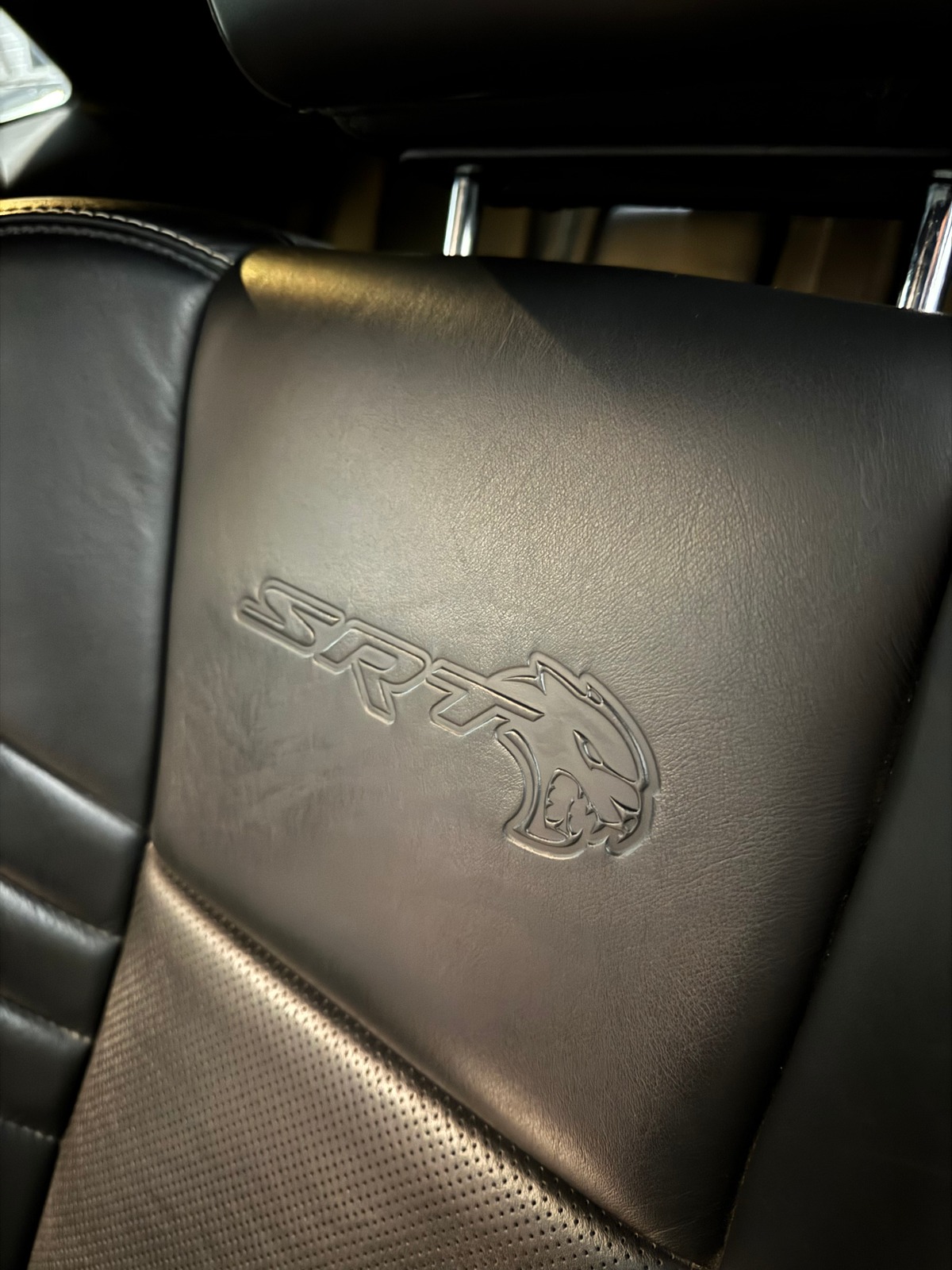 Dodge CHALLENGER SRT HELLCAT 6.2L 707 1ERE MAIN ORIGINE FRANCE