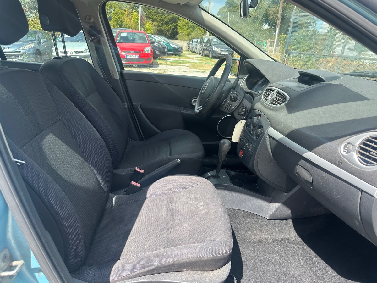 RENAULT Clio III 1.6 16v 110cv boite auto 172075km