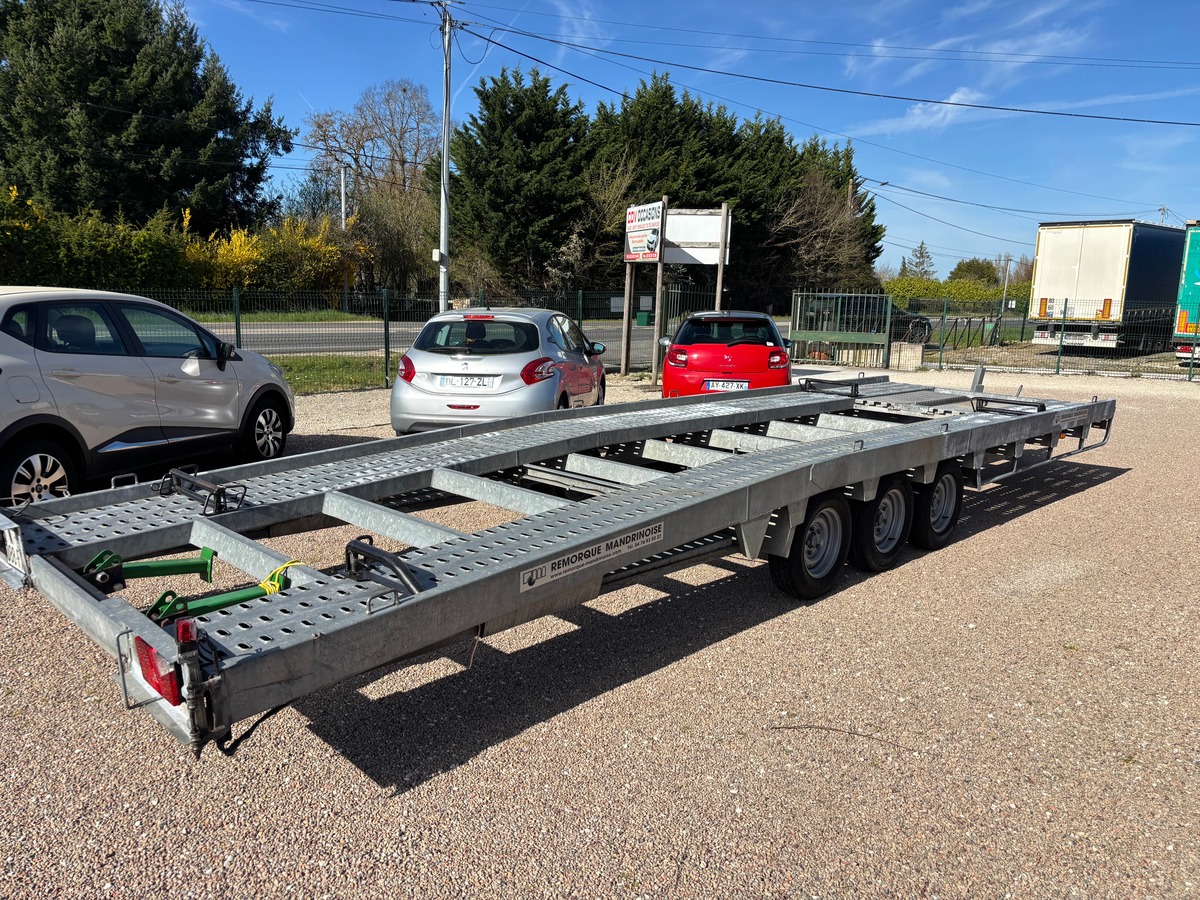 R.S.A Remorque REMORQUE PORTE VOITURE LA MANDRINOISE TRIPLE ESSIEUX