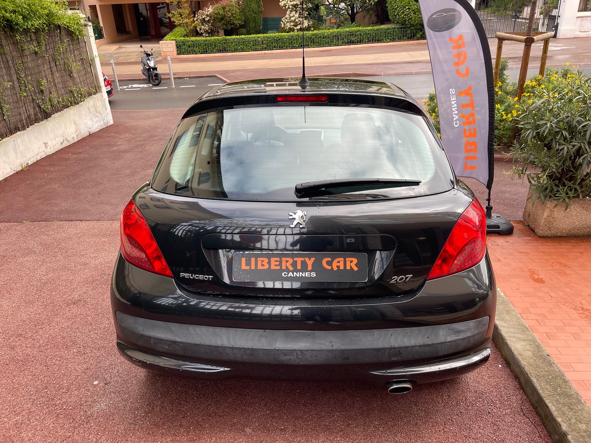 Peugeot 207 1.6 HDI 90 CV / Toit Panoramique / KM réel/ Courroie Neuve/ Clim
