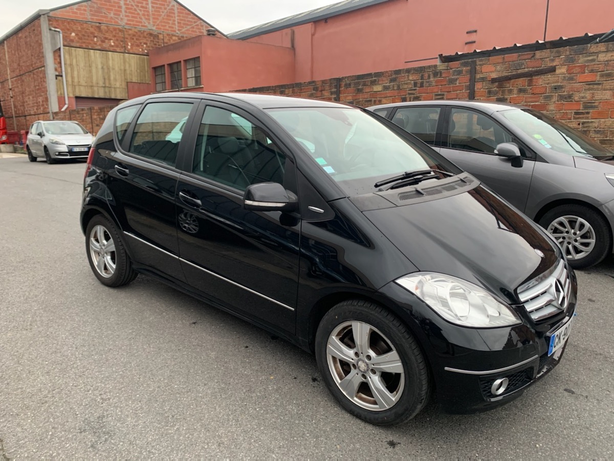 Mercedes-Benz Classe A 180 CDI AVANGARDE 4XCARTEs