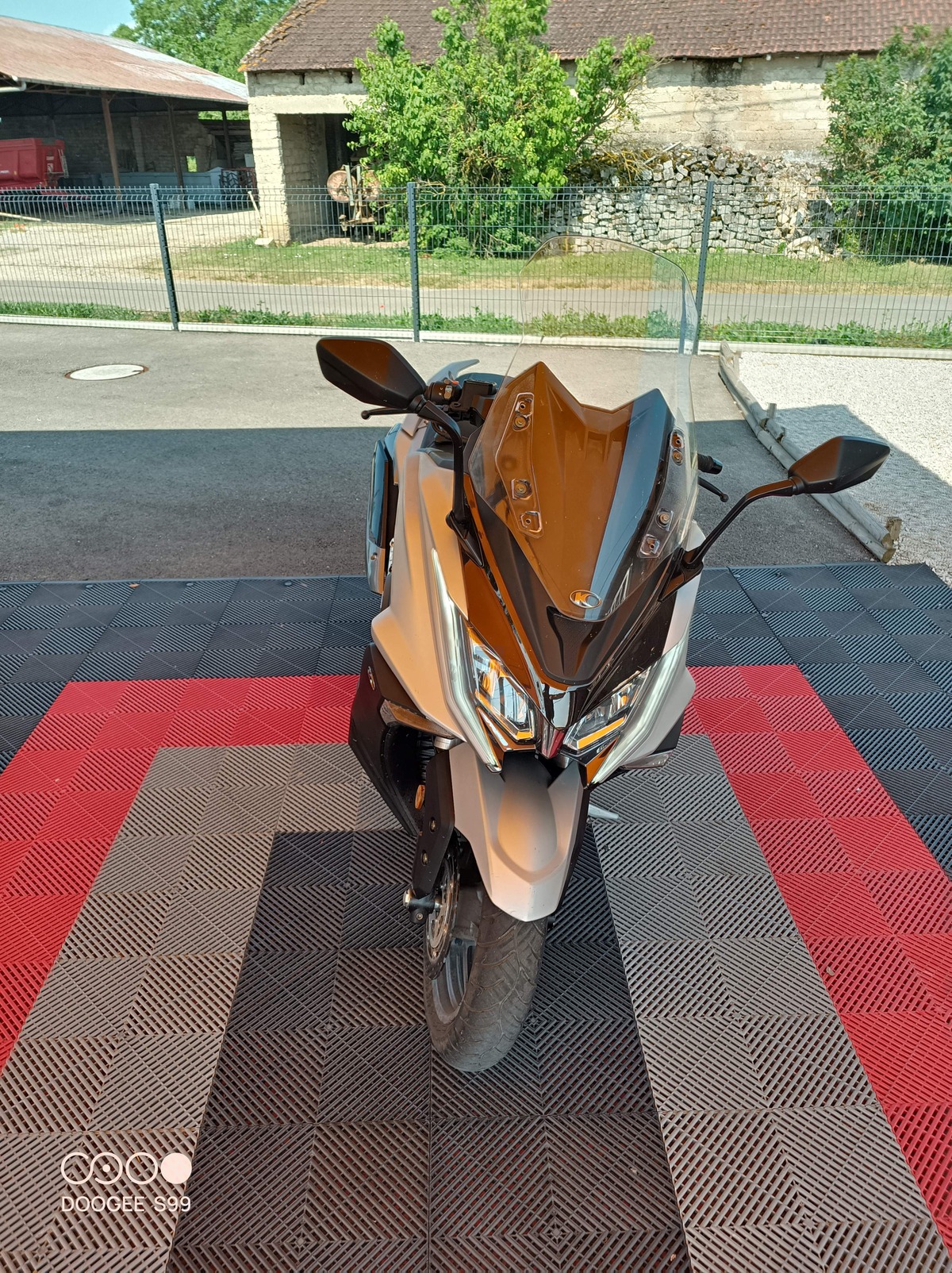 kymco AK550