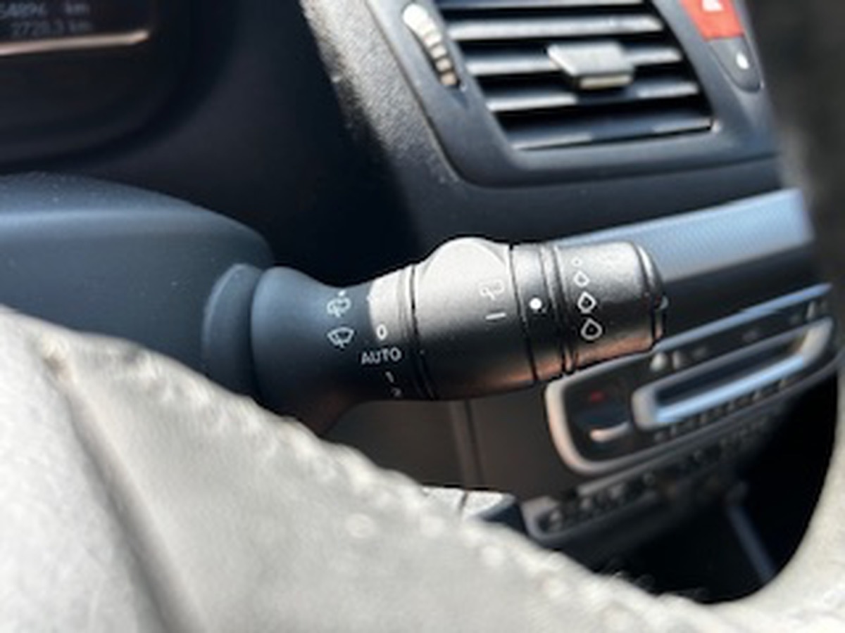 RENAULT Megane III COUPE 2.0 DCI DYNAMIQUE