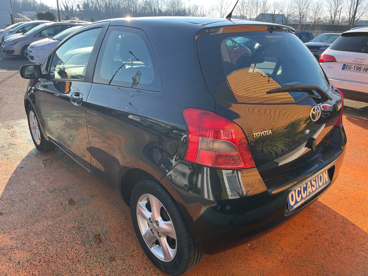 Toyota Yaris 2 1.3 VVTi 87 ch LUNA PACK