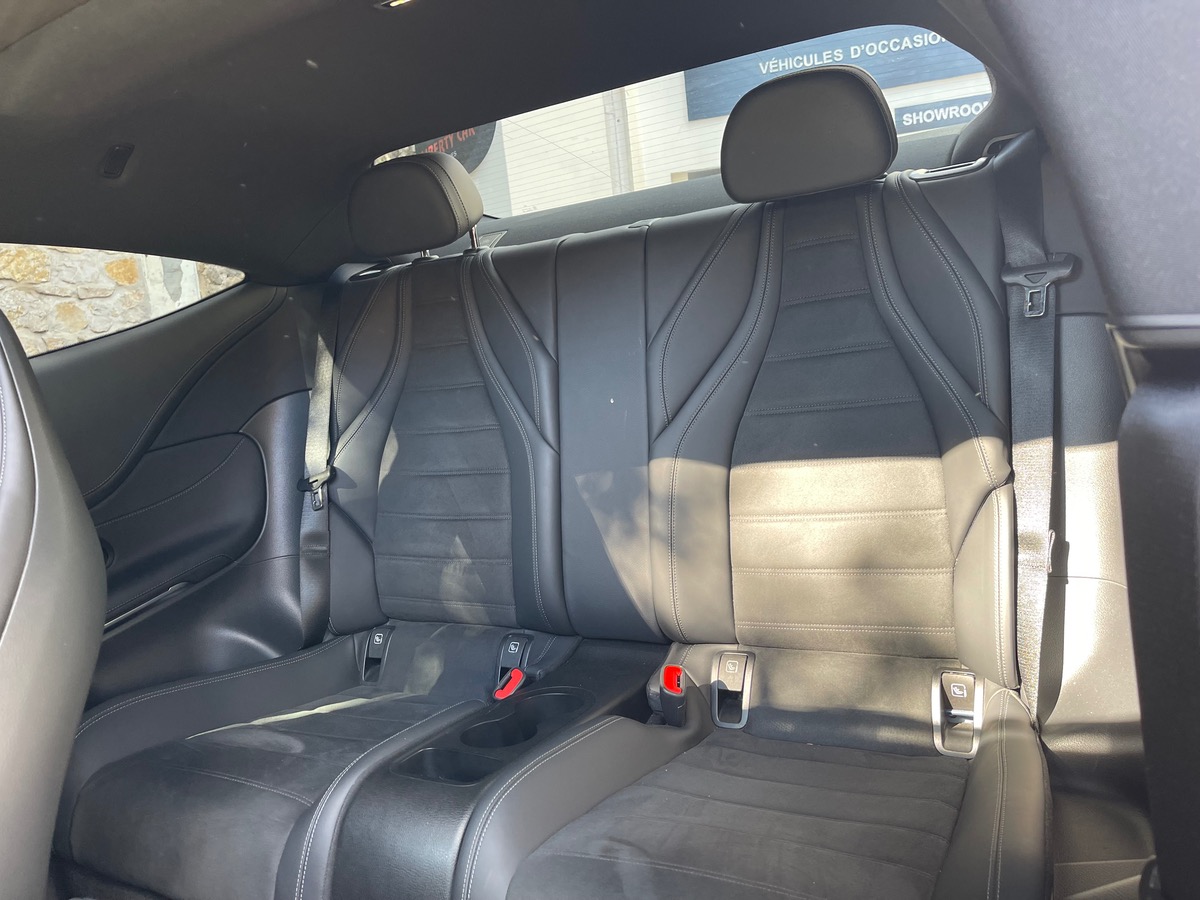 Mercedes Benz CLE 220 D 2.0 d 197 CV / AMG LINE / Jantes Noires / Toit Ouvrant