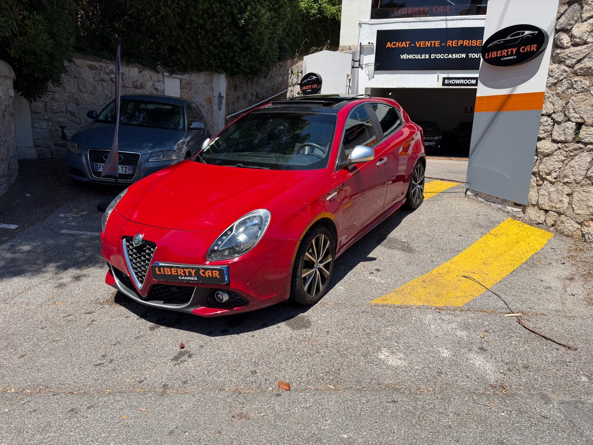 Alfa Romeo Giulietta 2.0 JTDM 170 CV PHASE 3 / Executive Sport / Toit Ouvrant /CarPlay/ Full Options