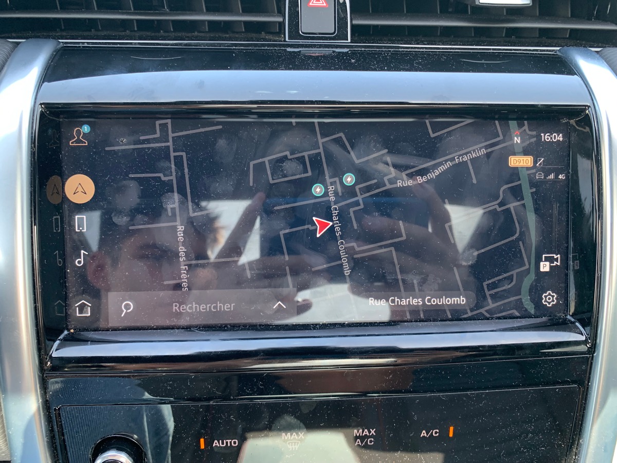 Land-Rover Discovery Sport L550 | P300e | PHEV | Toit panoramique | Caméra recul | Apple car play