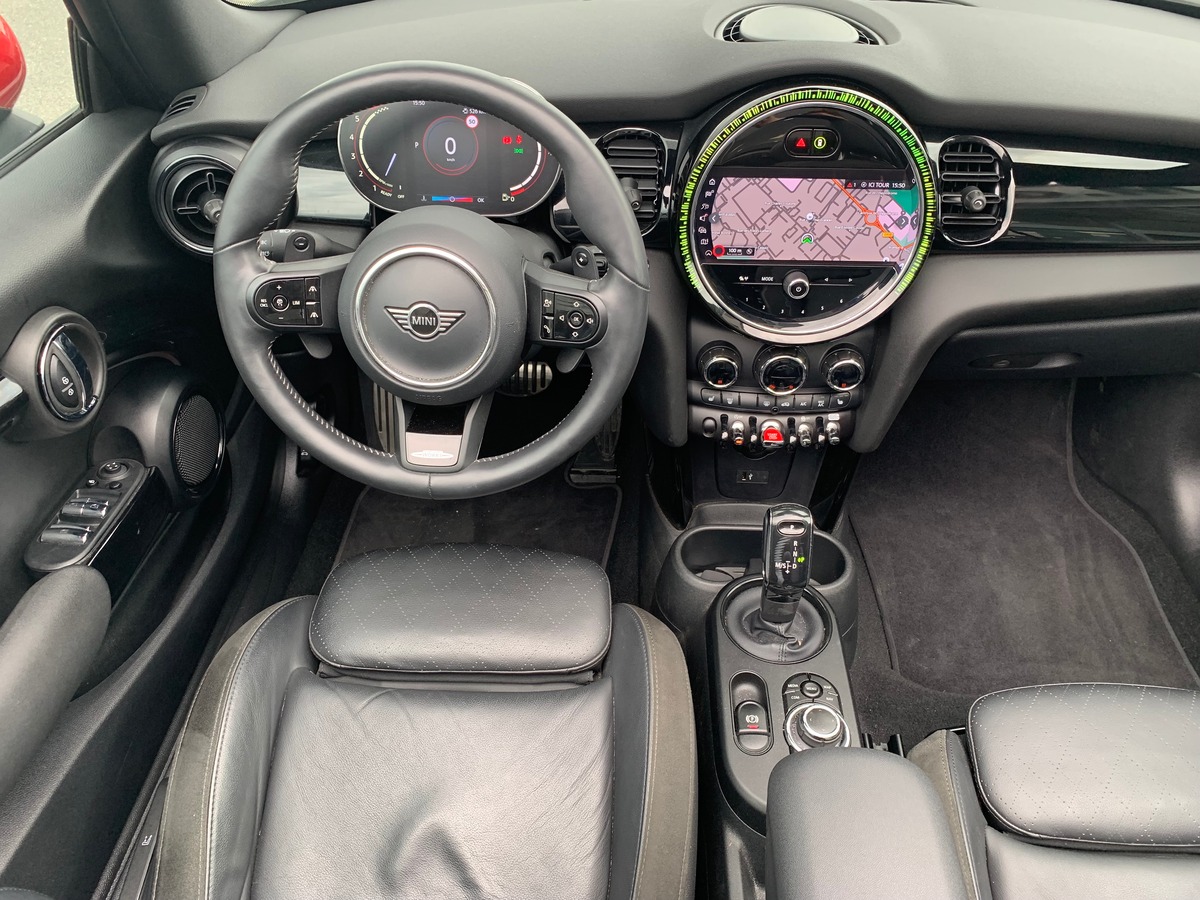Mini Cooper JCW 231 CHEVAUX | Dernier entretien MINI le 05/05/2025 à 25305 kilomètres