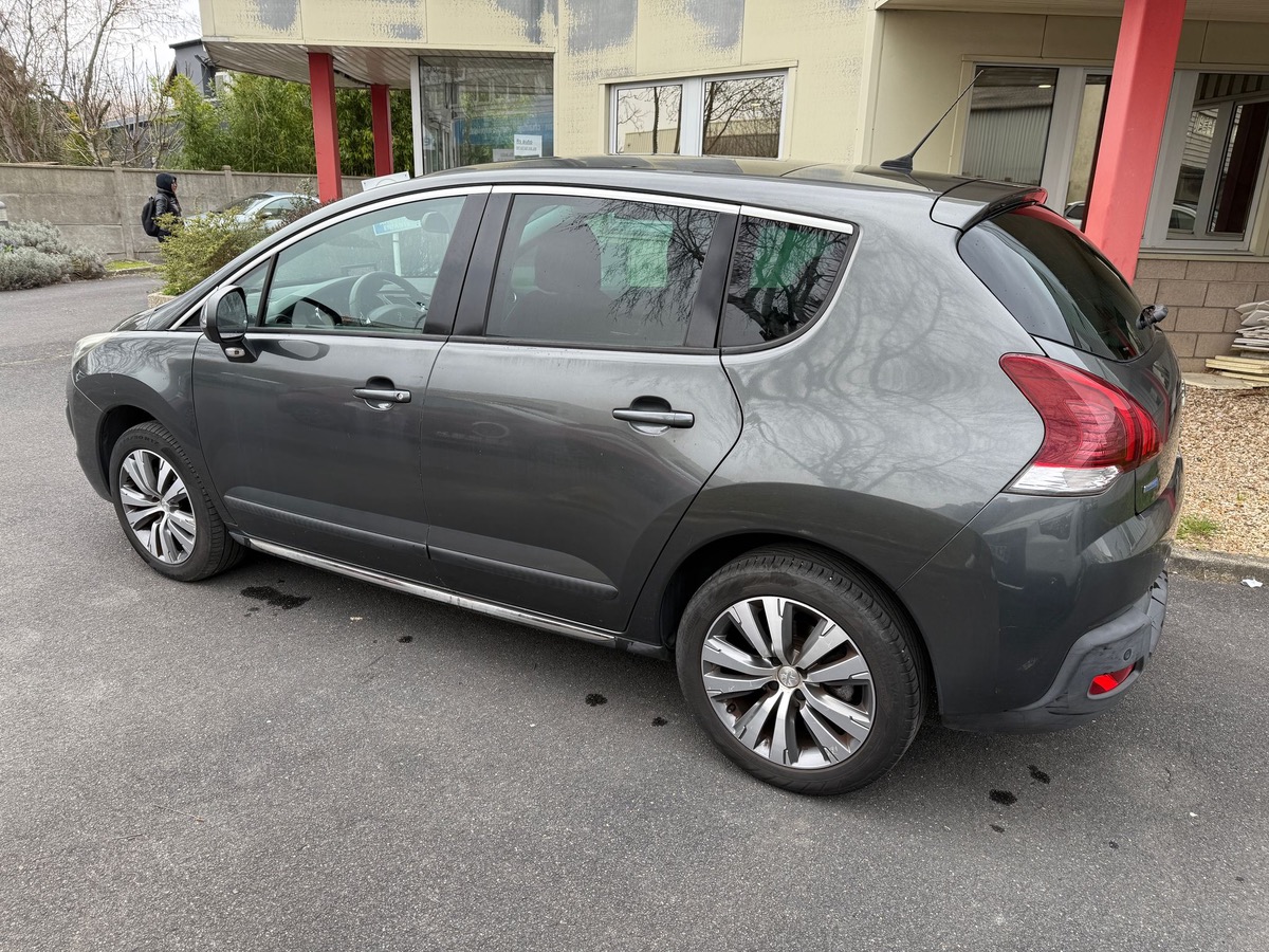 Peugeot 3008 1.6 HDI 115 CV S&S allure 1er main en 4X CBLuet