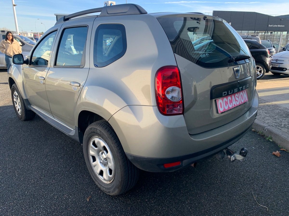 Dacia Duster 105 ch | Laureate | Bioethanol | Roue secours | Climatisation | Radio mono-CD MP3
