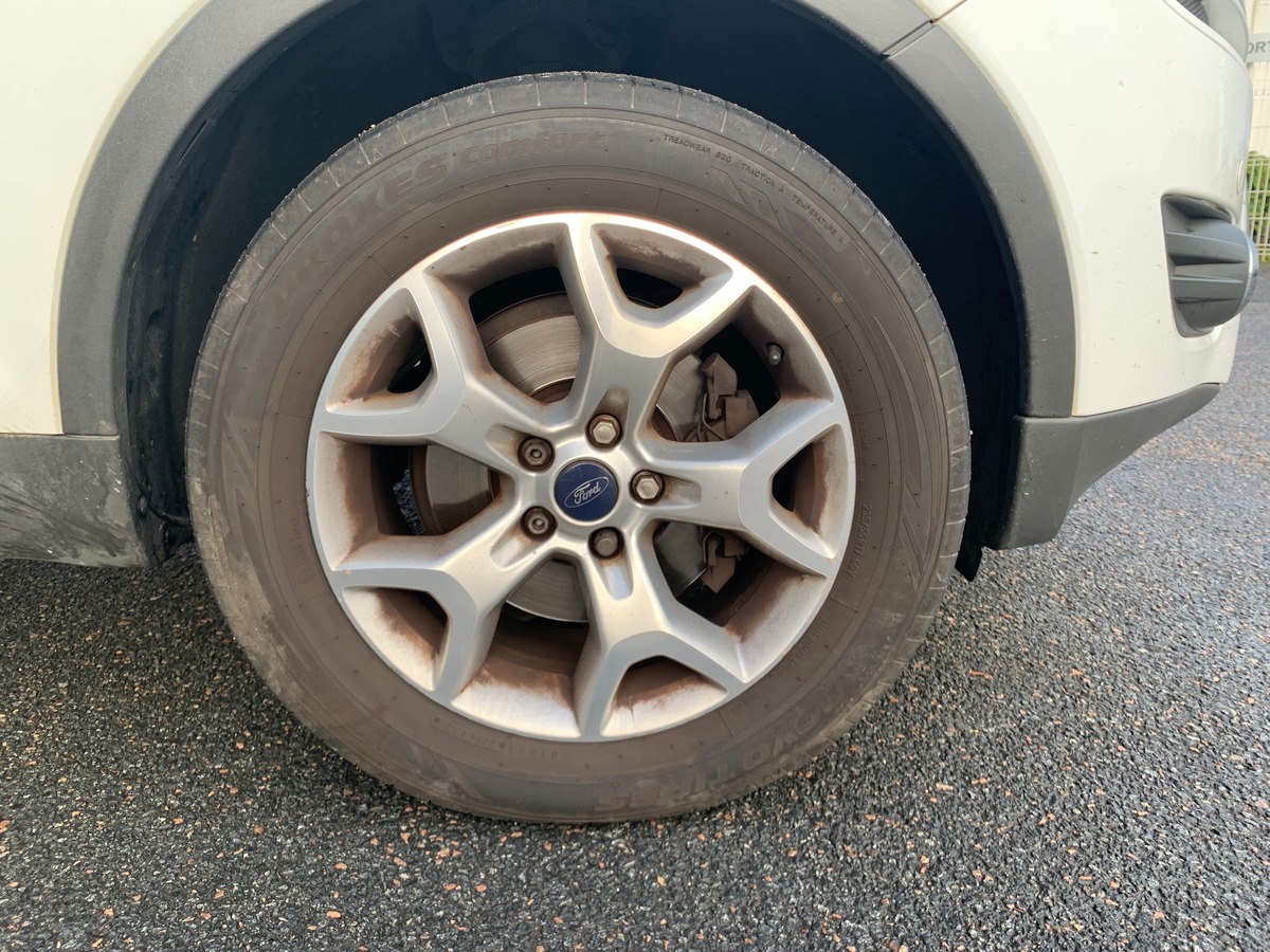 Ford Kuga 140 | TREND | Radar de stationnement avant arriére | Attelage | Climaisation | Jantes 17''