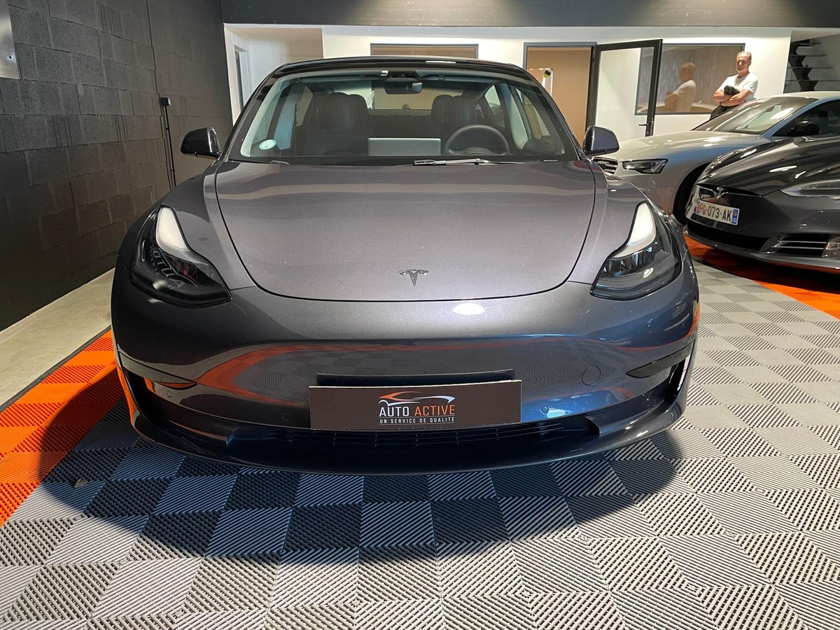Tesla Model 3 RWD