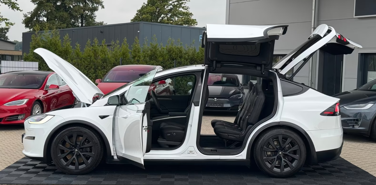 Tesla Model X Dual Motor Palladium/7 places/Pilote Automatique Amélioré/Attelage/TVA