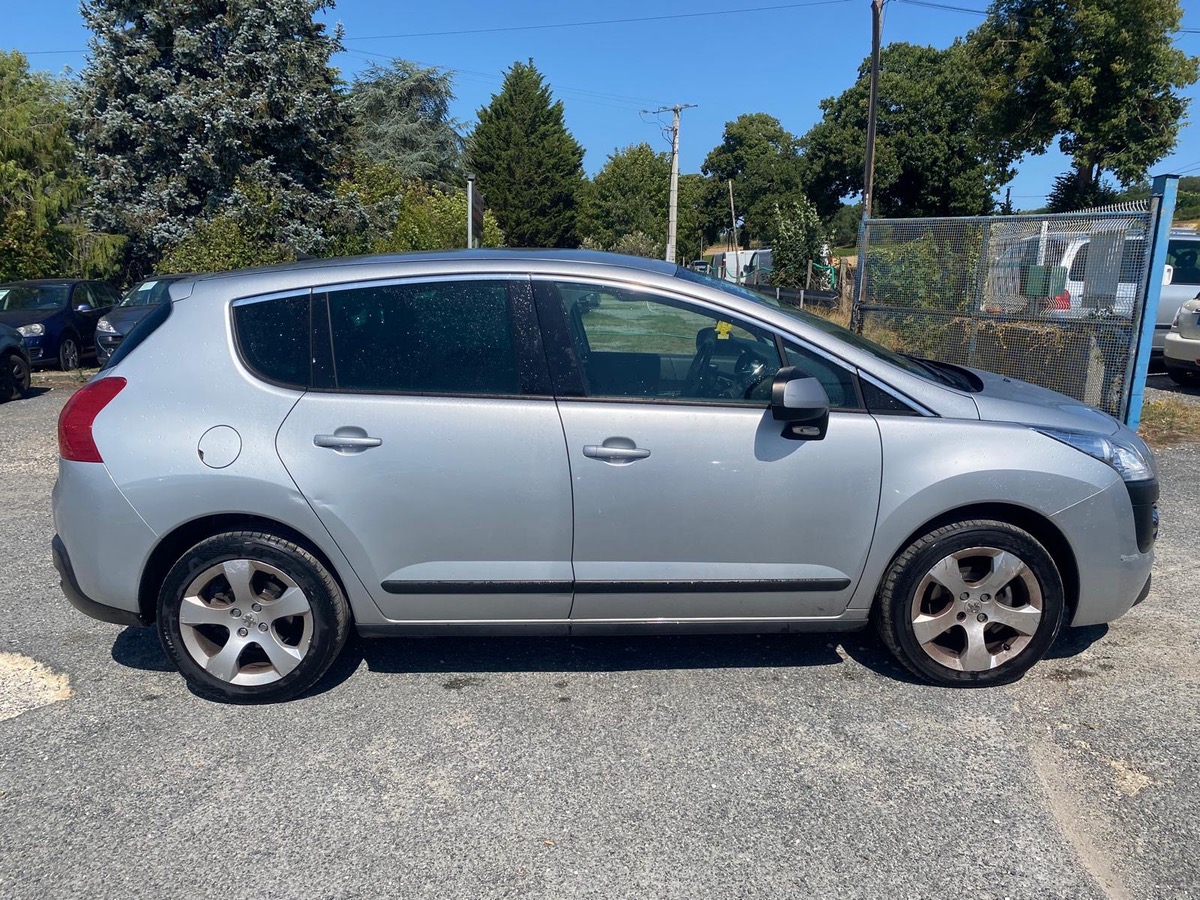 Peugeot 3008 1.6 hdi 112cv pack confort bon état 