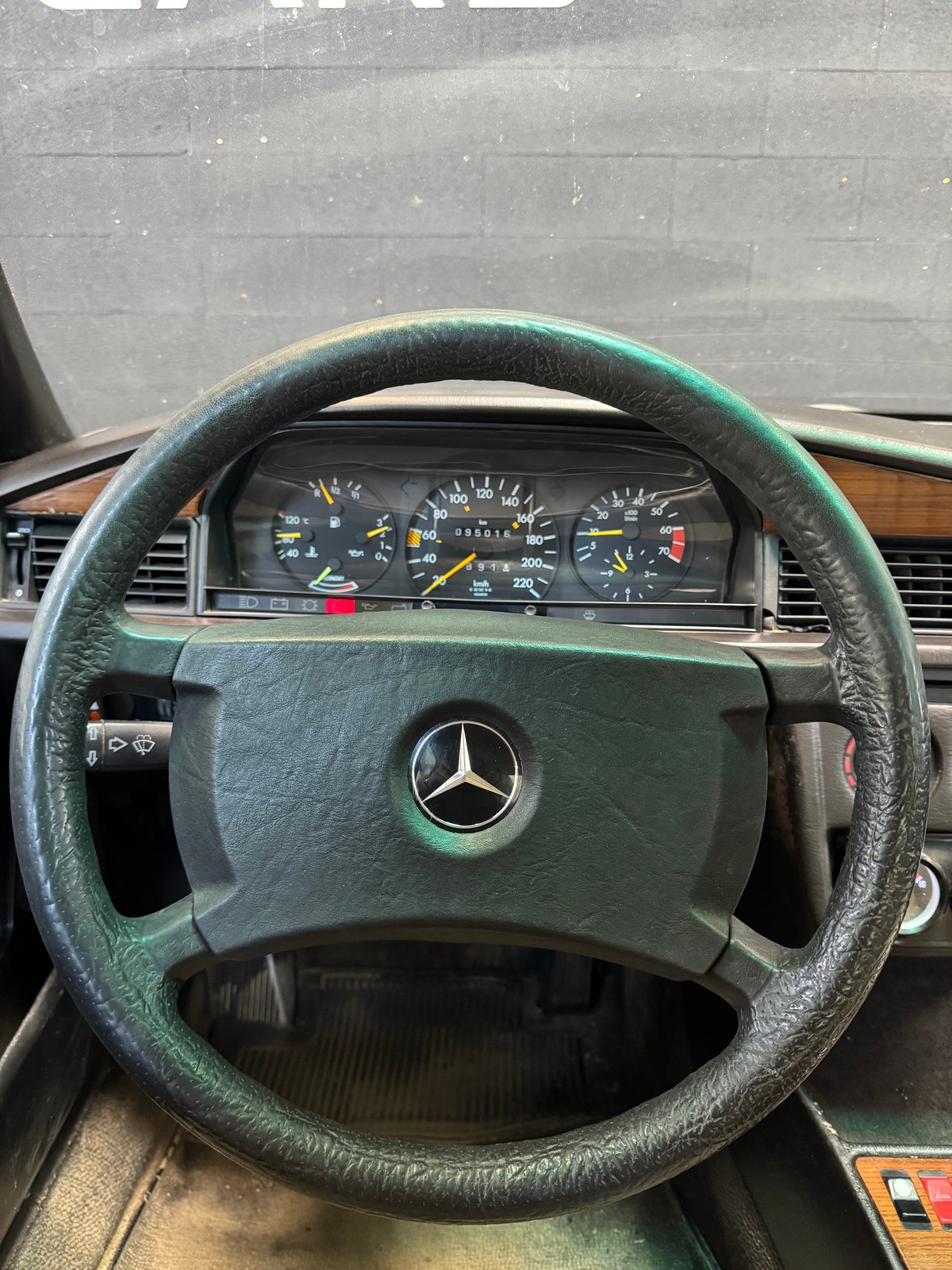 MERCEDES 190 E 2.0 122CV BVM5 W201