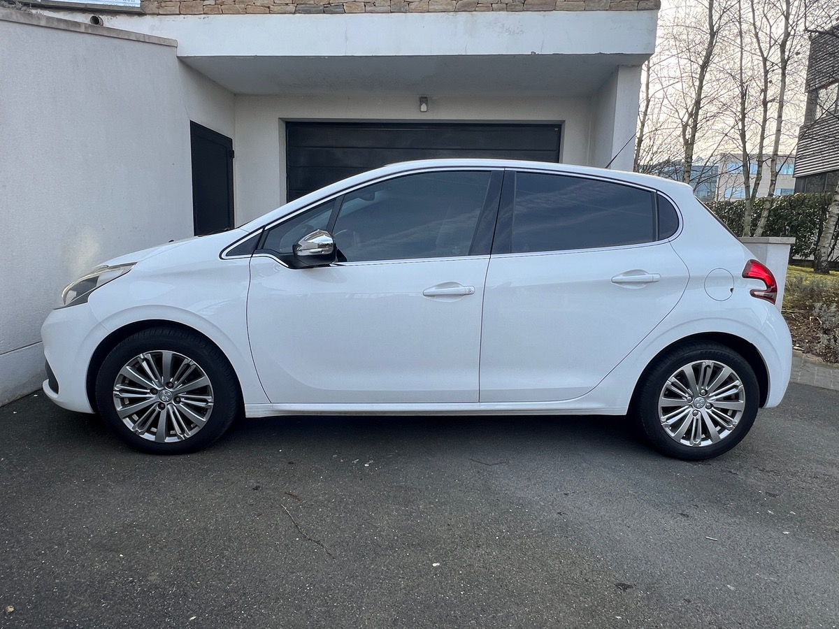 Peugeot 208 Phase 2 Allure 1.2 Puretech 110