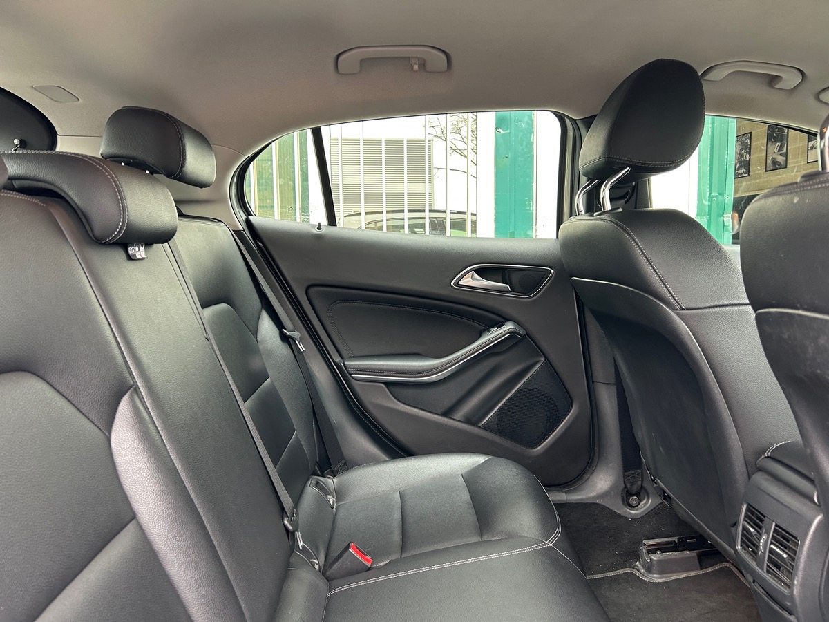 Mercedes Benz GLA 180