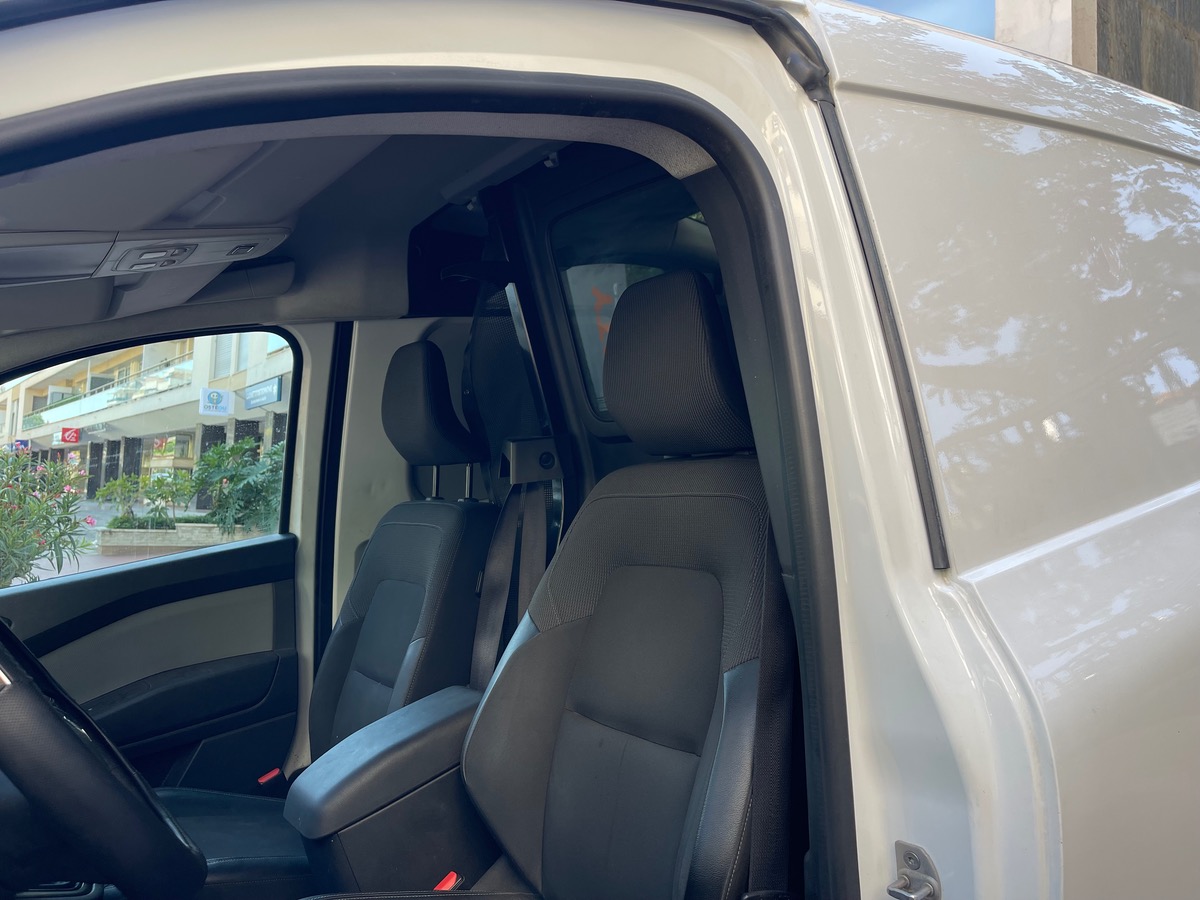RENAULT Kangoo Fourgon 1.5 DCI 95 CV / CarPlay / Embrayage Neuf /