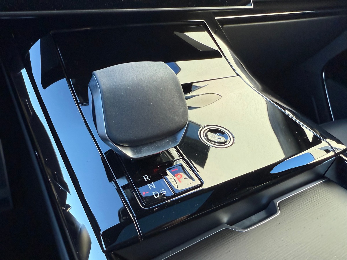 Land-Rover Range Rover Sport P550E HYBRIDE AUTOBIOGRAPHY / FRANCAIS / 72578 KMS