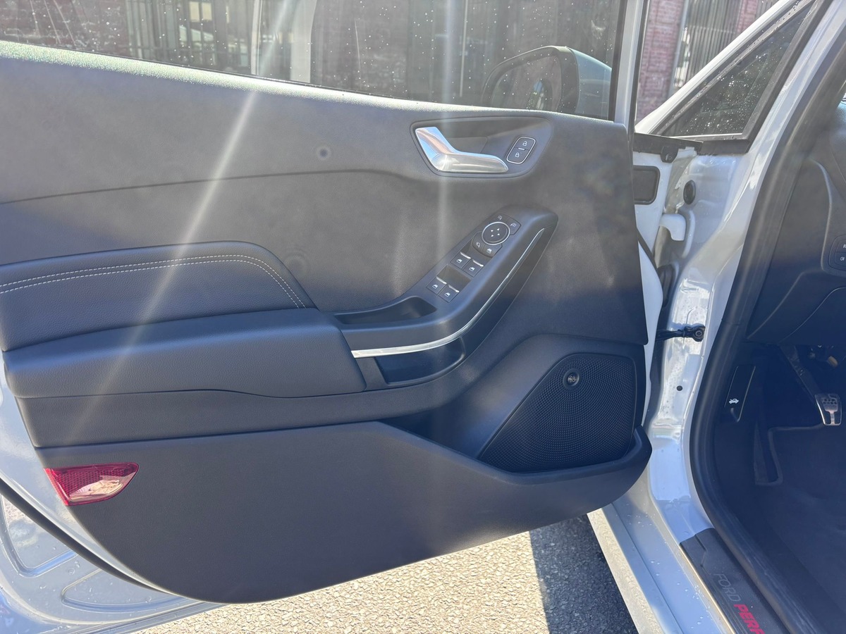Ford Fiesta VI ST 1.5 Ecoboost 200cv - Entretien complet