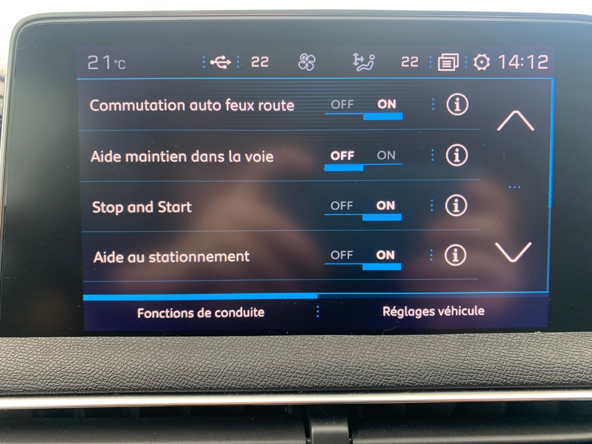 Peugeot 3008 130 ch | Allure | Toit ouvrant panoramique | Caméra recul | Attelage | Apple car play