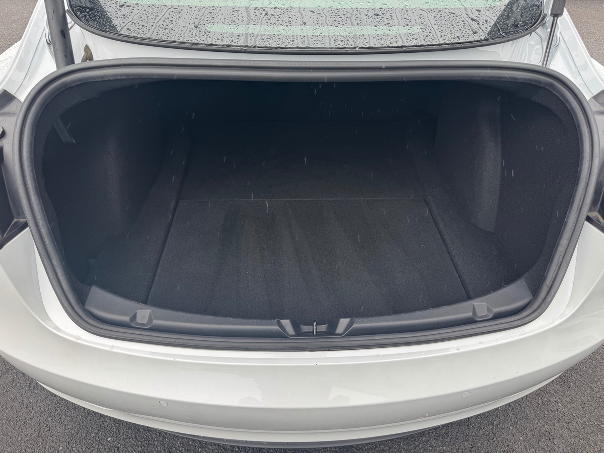 Tesla Model 3 STANDARD RWD