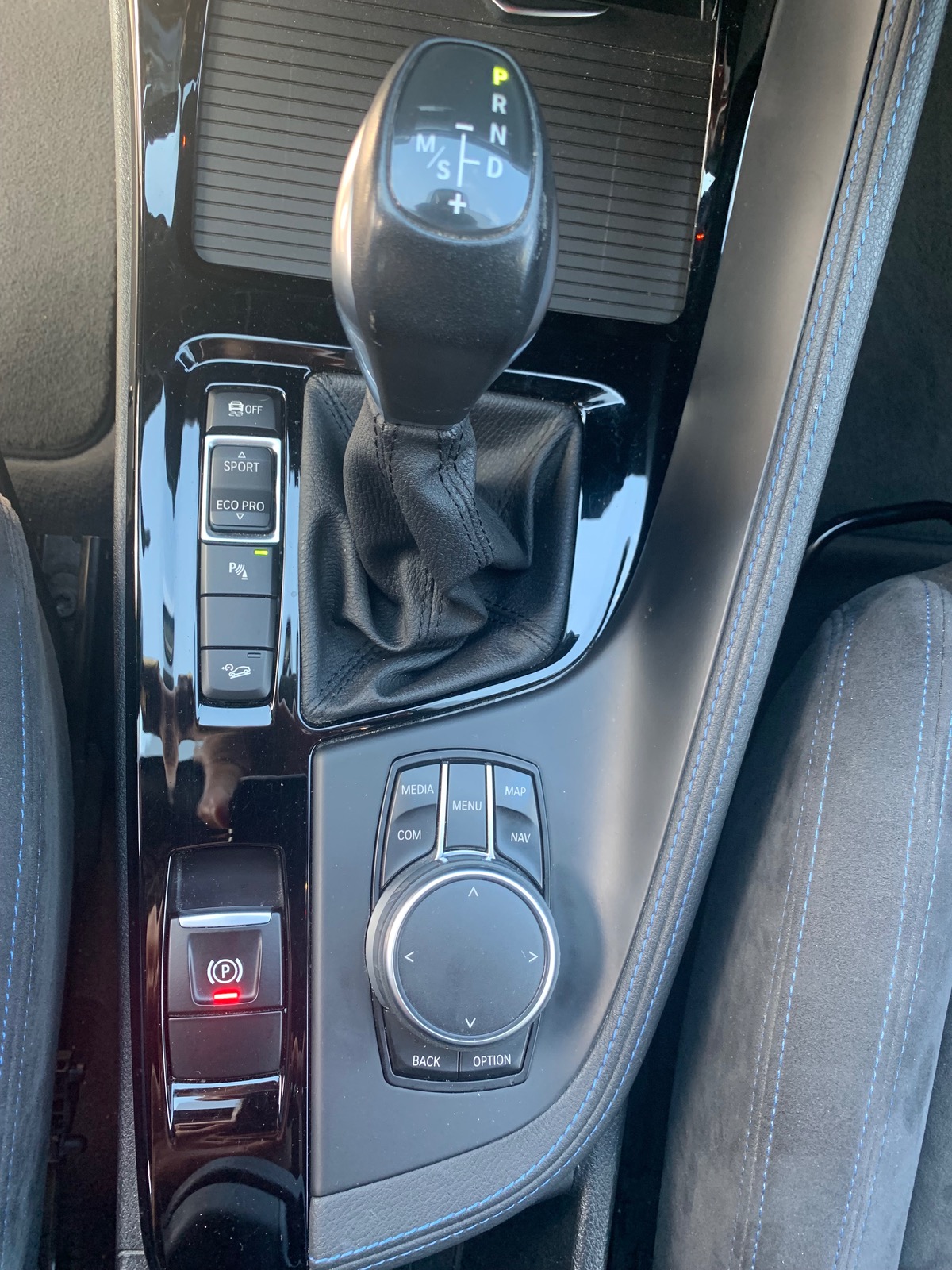 Bmw X1 X DRIVE | GPS Cartographique | Sellerie Tissu/Alcantara | Radar de stationnement AR.