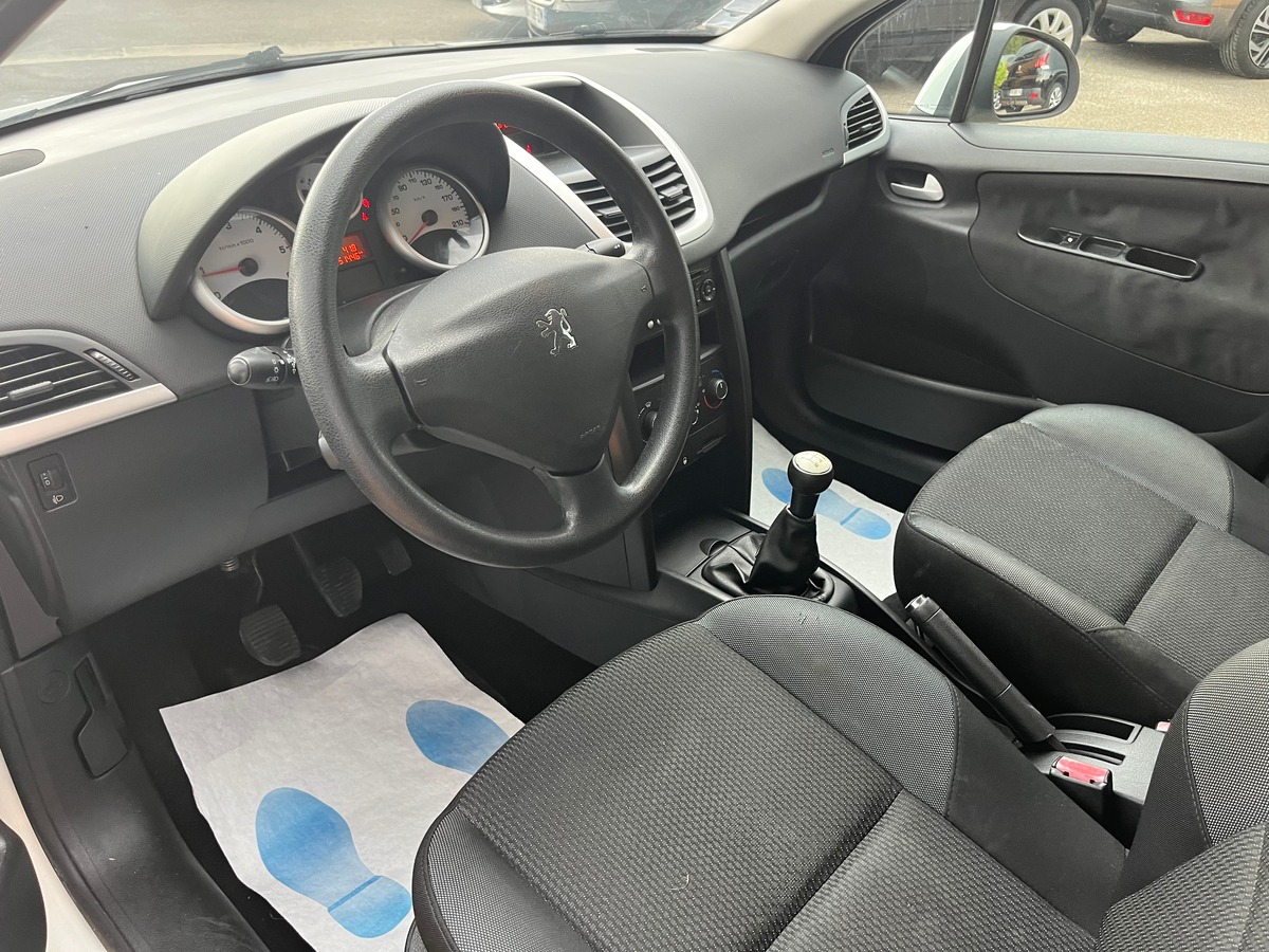Peugeot 207 5 portes 1.6 HDi 90 CH