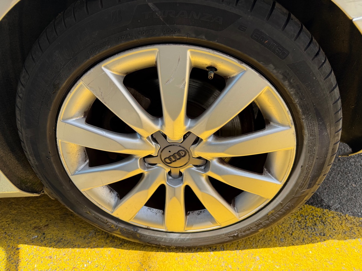 Audi A4 2.7 TDi V6 190 CV / Ambition Luxe / Boîte auto / Caméra / Km Réel