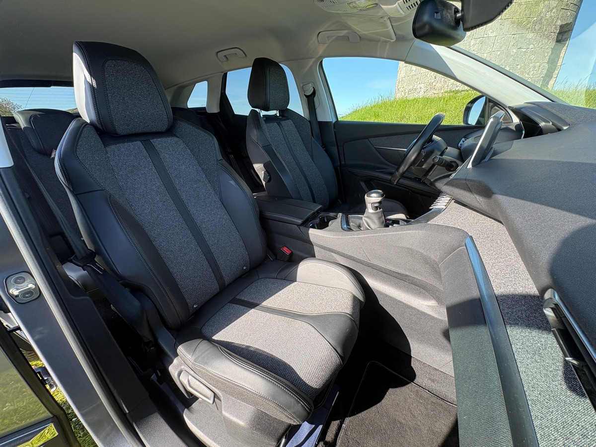 Peugeot 3008 1.5 bhdi - 130CV - ALLURE