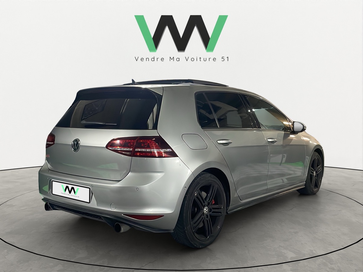 Volkswagen Golf GTI 230