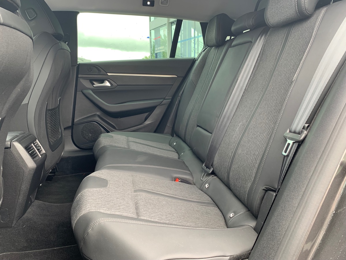 Peugeot 508 SW 130 ch | ALLURE | Caméra de recul | Mirror Screen | Système contrôle des angles morts