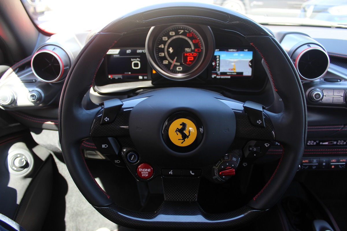 Ferrari F8 Tributo COUPE 3.9 DCT V8 BiTurbo 720 ch 1ère MAIN  ROSSO SCUDERIA - ORIGINE FRANCE