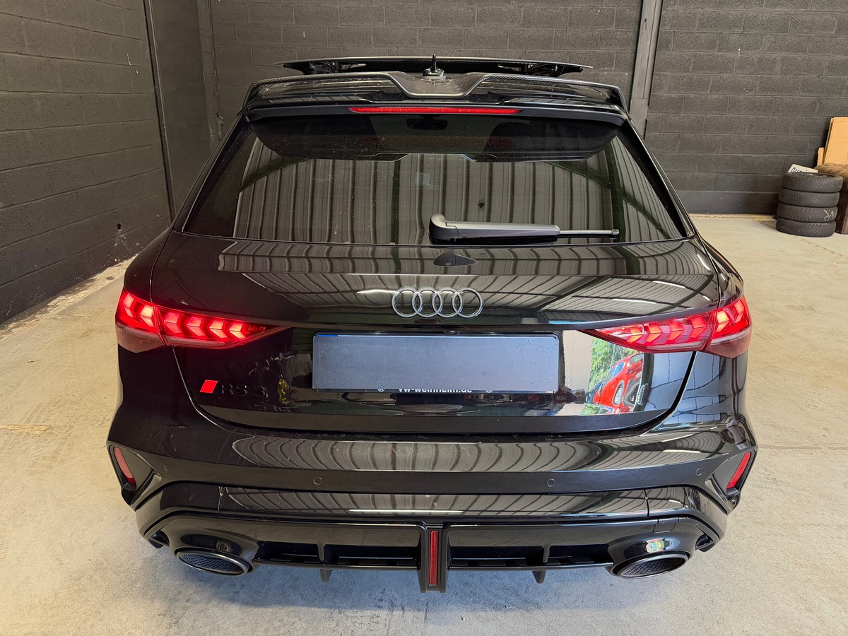 Audi RS3 Sportback 8Y2 Facelift 2.5 TFSI 400ch Quattro BAQUETS CARBONE / TOIT OUVRANT / SONOS 3D