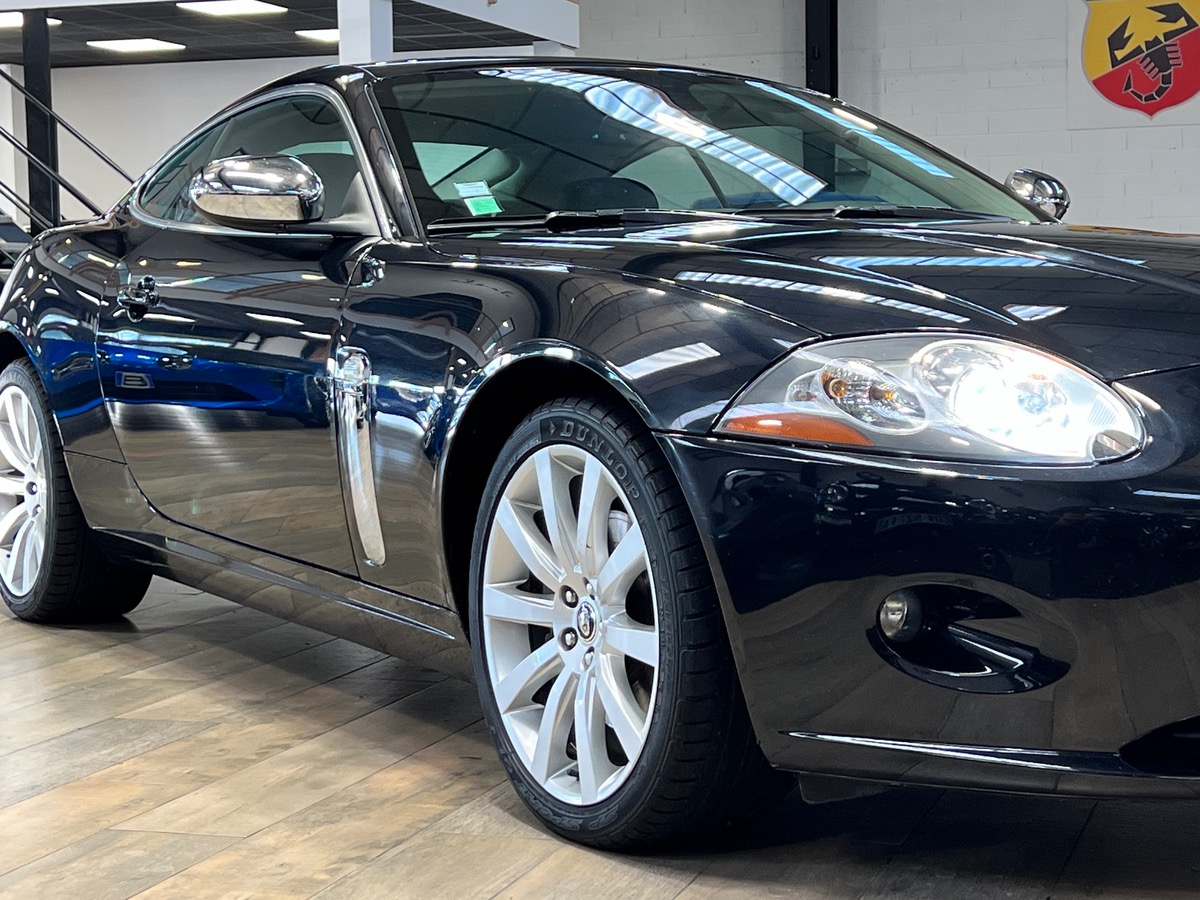 Jaguar XK Coupé Ph1 4.2 32V 298CV BVA z