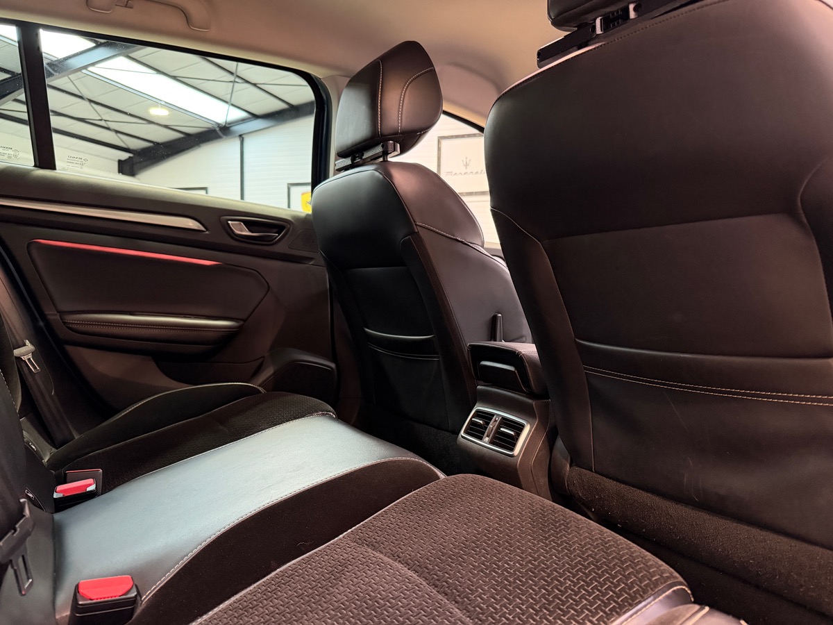 RENAULT Megane Estate IV DCI 130 cv Energy Intens / Attelage / Hifi BOSE / Caméra