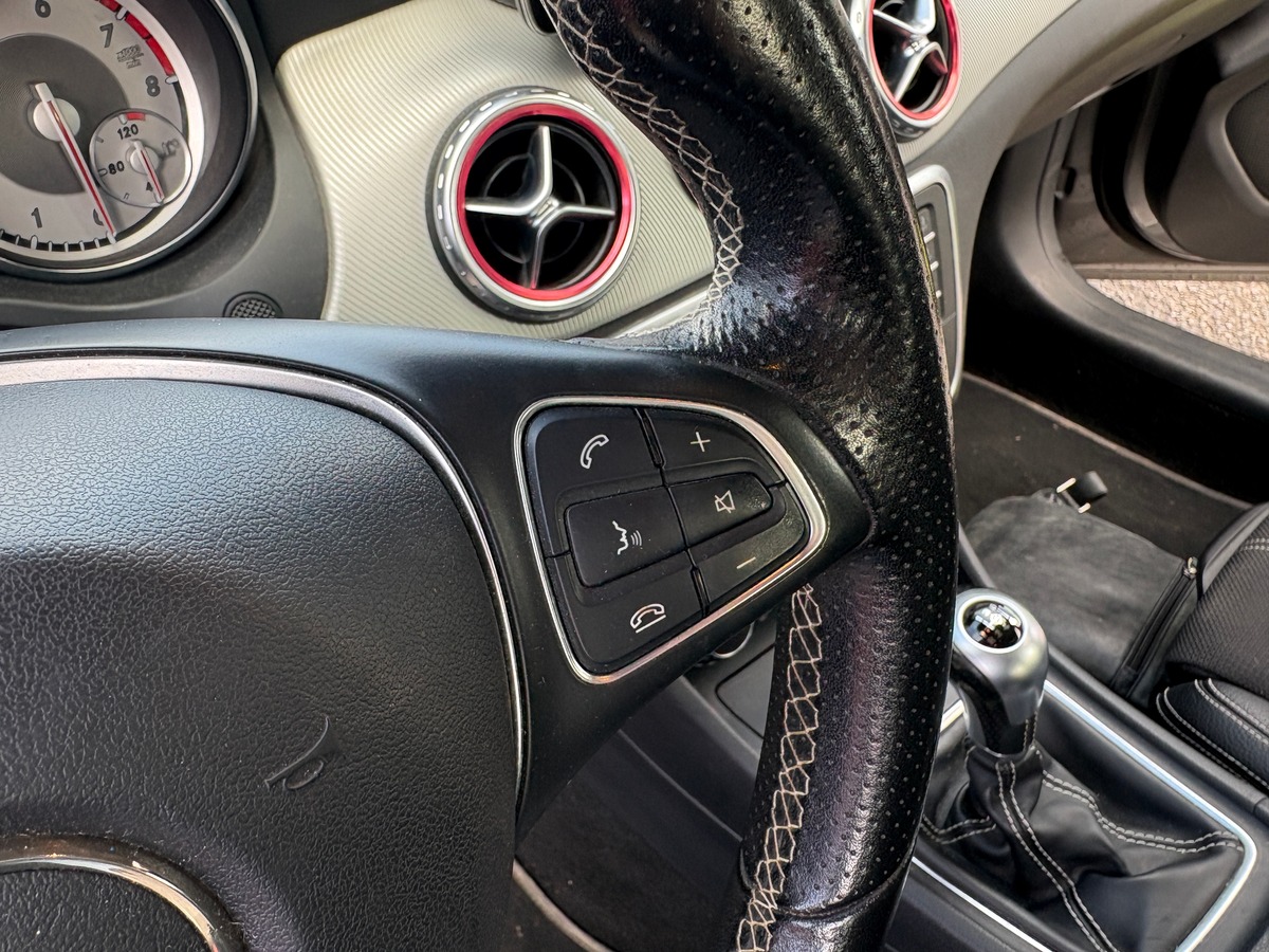 Mercedes Benz GLA 200 SENSATION 156CH