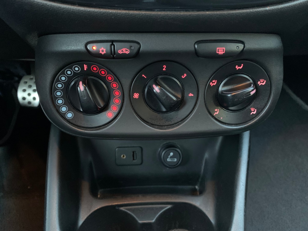 Opel Corsa 100 ch | Color edition | Climatisation | Bluetooth