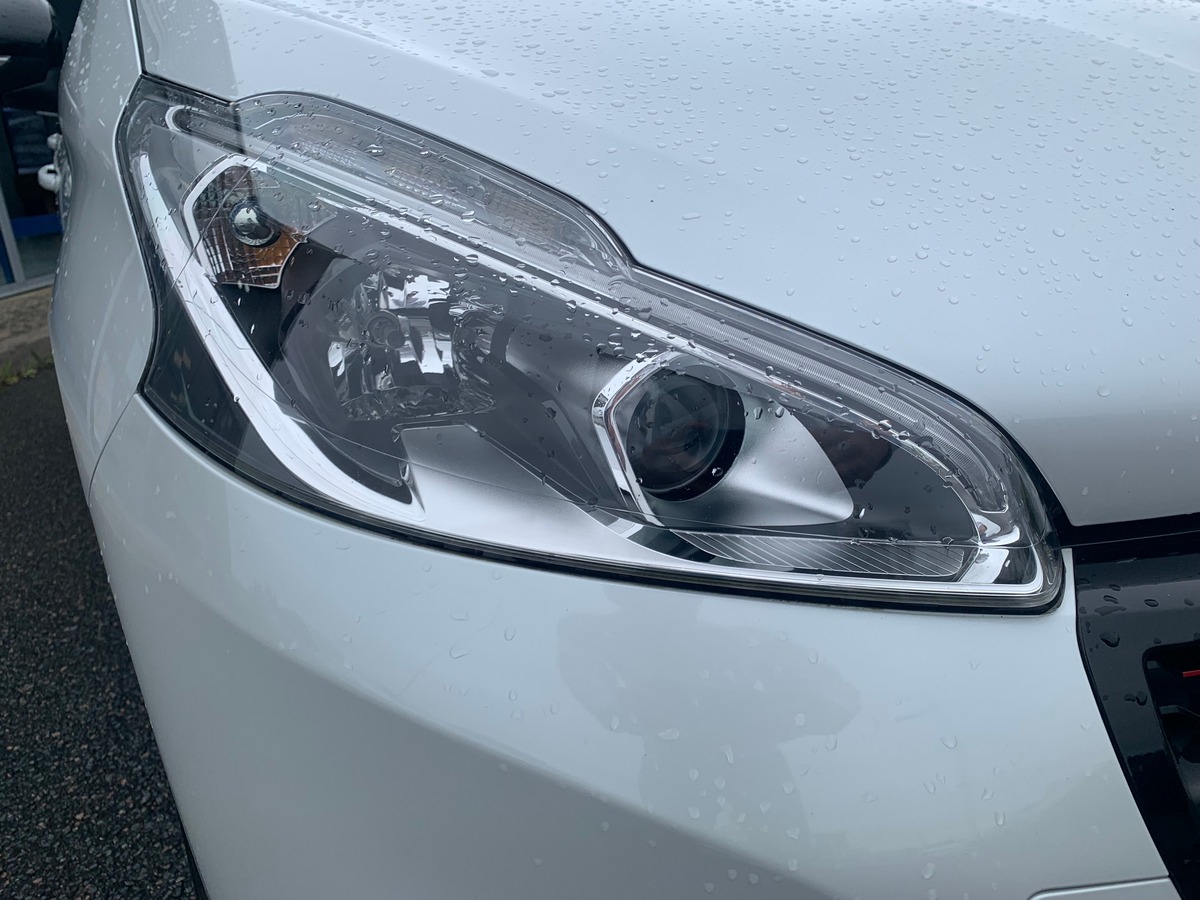 Peugeot 208 110 ch | GT Line | Régulateur de vitesse | Apple car Play Android Auto