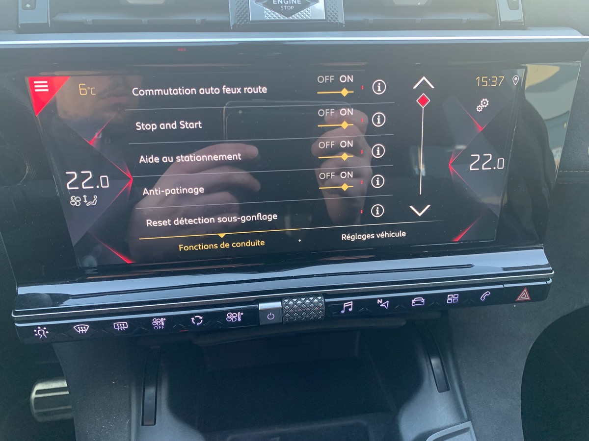 DS DS 7 130 ch | PERFORMANCE LINE + | Caméra de recul | Coffre mains-libres | Sièges électriques