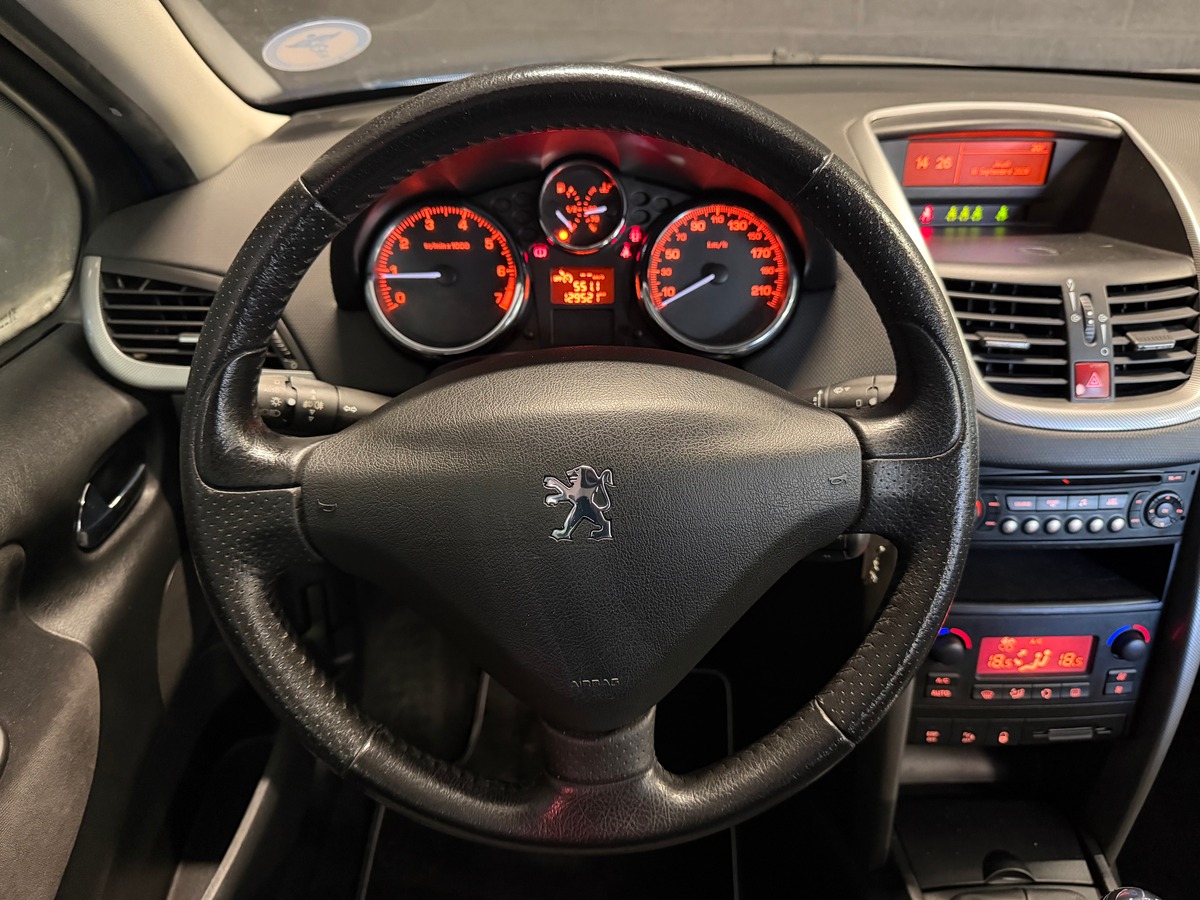 Peugeot 207 1.6 VTI 120CH Premium Pack / 5 portes / Clim auto
