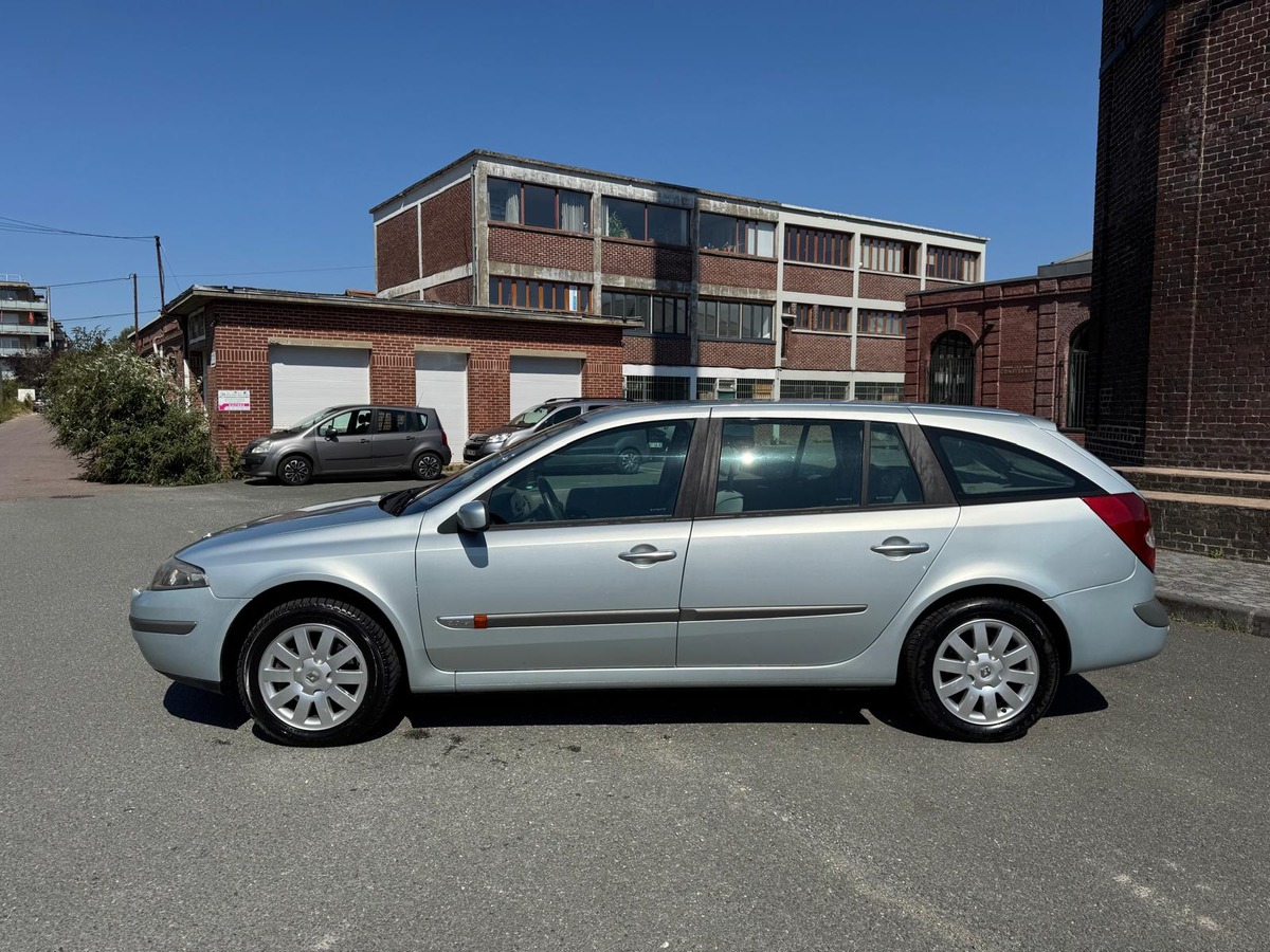 RENAULT Laguna 2.0 IDE 140 - BREAK PRIVILEGE - DISTRIBUTION NEUVE - GARANTIE
