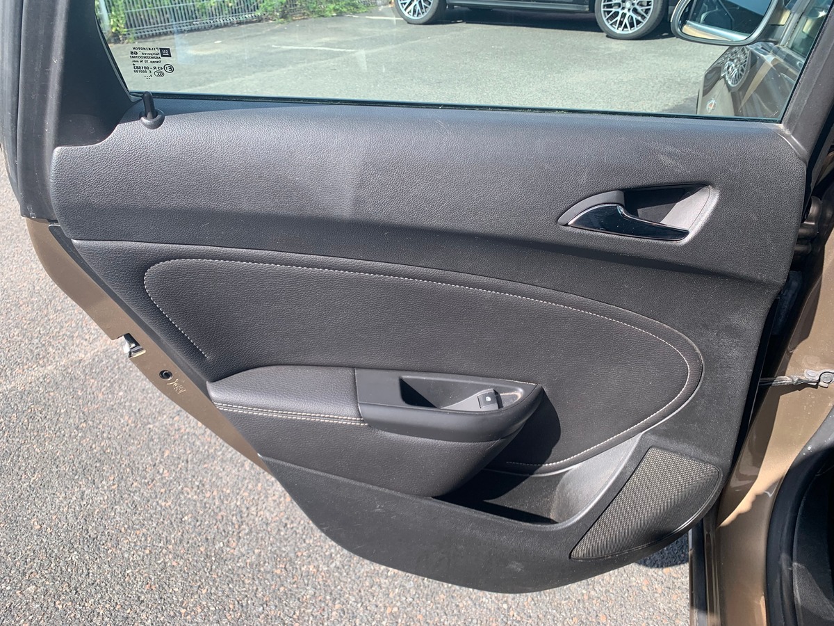 Opel OPEL ASTRA 110 chevaux | Caméra de recul | Régulateur de vitesse | GPS | Climatisation | Barres toit