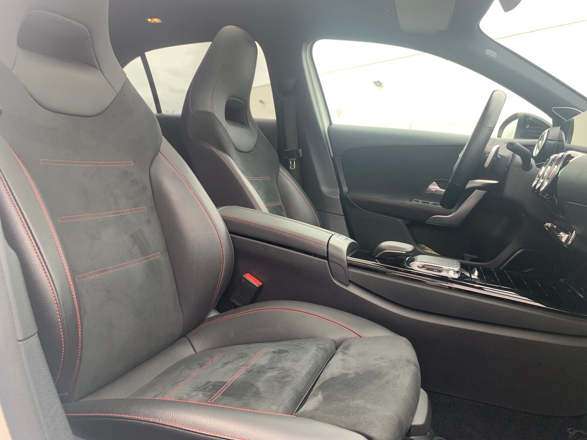 Mercedes-Benz Classe A 225 ch | AMG LINE | Toit ouvrant panoramique | Eclairage d'Ambiance | 4 MATIC