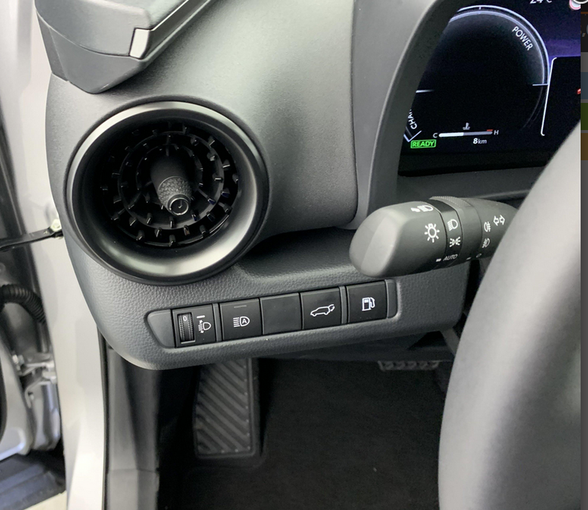 Toyota C-HR TOYOTA - C-HR Hybride 140 Design