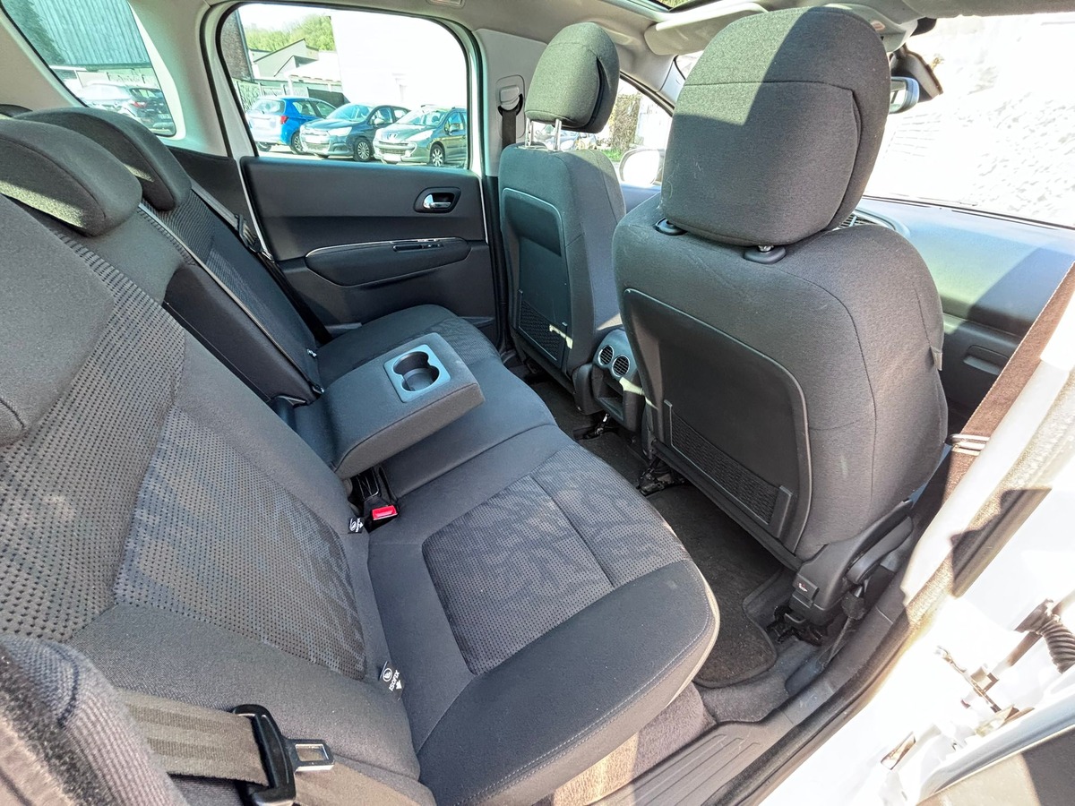 Peugeot 3008 1.6 HDi Style - Attelage - Révisé - Garantie