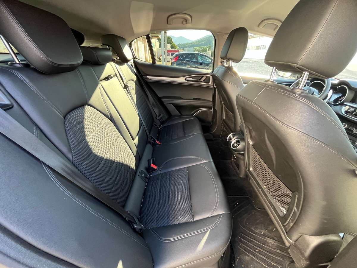 Alfa Romeo Stelvio 2.2 210CH Q4 SPORT EDITION, AT8, HAYON ELEC, CAMERA, MAINTIEN DANS LA VOIE